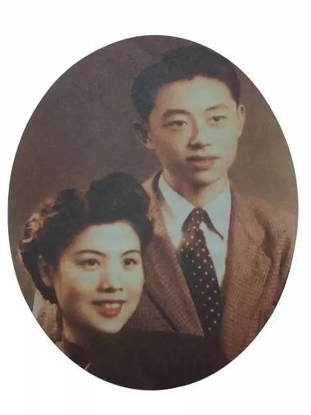 黄永玉与妻子张梅溪2.jpg