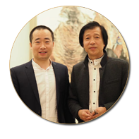 浦君艺术创始人胡桂忠于周尊圣合影